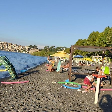 Ferienwohnung Iride Sul Lago 1 Via Principessa Jolanda 10-Piazza Del Molo Anguillara Sabazia Exterior foto